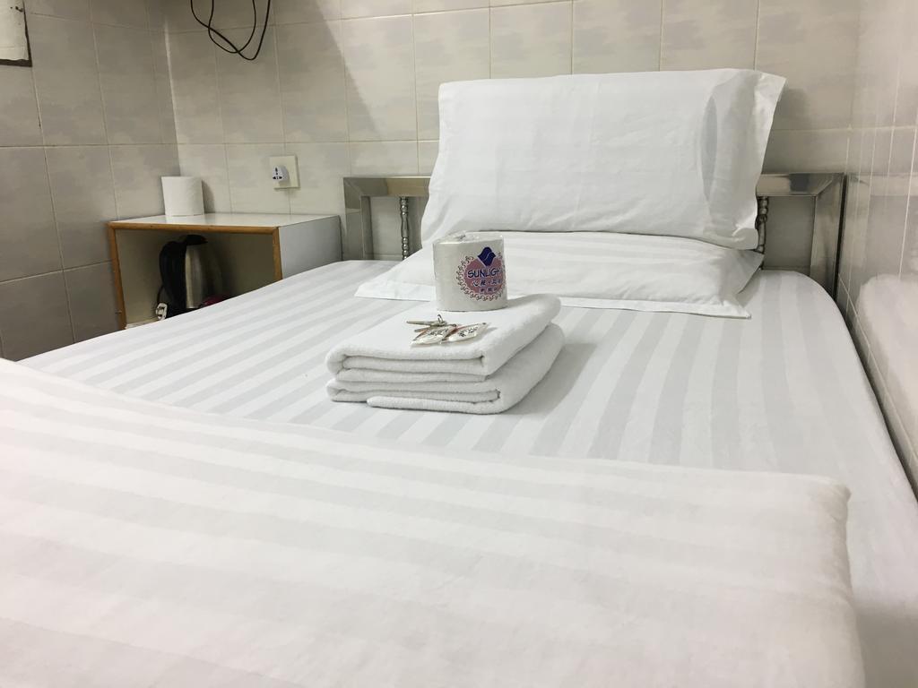 New Yan Yan Guest House Reception 9Th Floor Flat E4 E6 Hong Kong Bagian luar foto