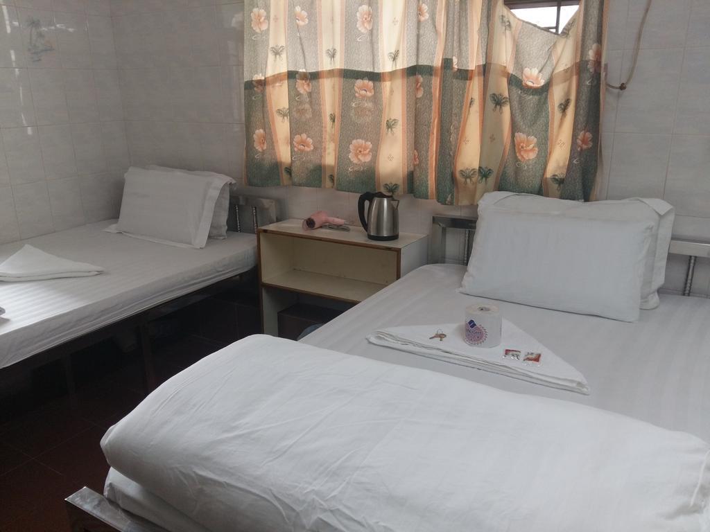 New Yan Yan Guest House Reception 9Th Floor Flat E4 E6 Hong Kong Bagian luar foto